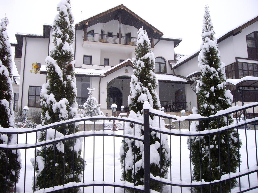 فندق Curtea de Argeşفي  Casa Domneasca المظهر الخارجي الصورة